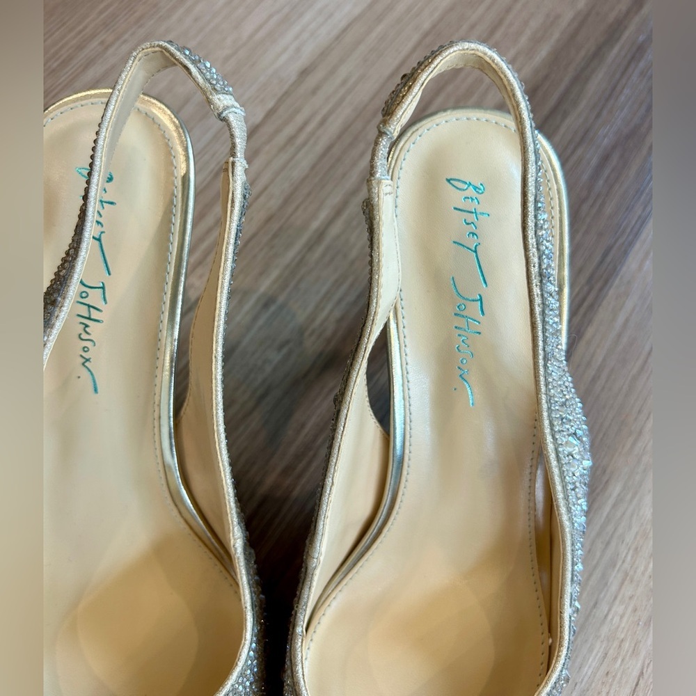 Betsey Johnson Clark Heels Gold Sling-Back Rhinestone 9.5 - Picture 3 of 10
